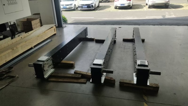 Rigid Chain Lift System